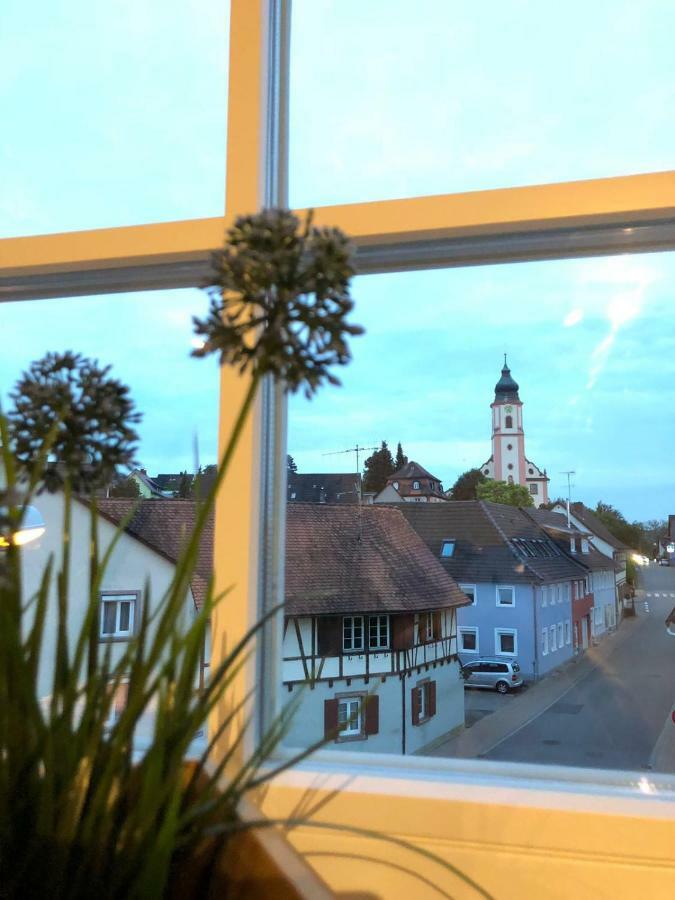 Wohnung 2 - Nur 5 Fahrminuten Vom Europapark 埃滕海姆 外观 照片